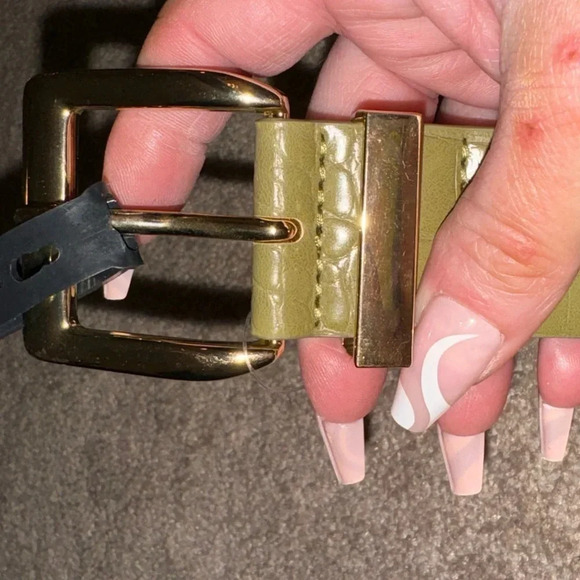 STEVE MADDEN CROCODILE OLIVE GREEN BELT WITH SQUARE GOLD BUCKLE SIZE M - Picture 5 of 10